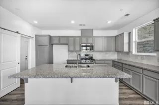 Photo #5: 240001189 Listing 