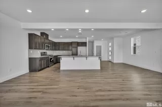 Photo #3: 240001191 Listing 