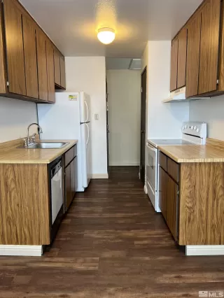 Photo #2: 240001201 Listing