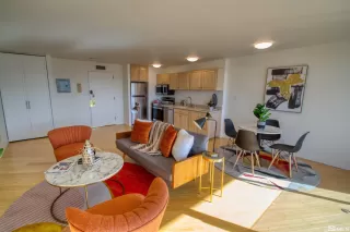 Photo #2: 240001274 Listing 