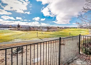 Photo #2: 240001307 Listing