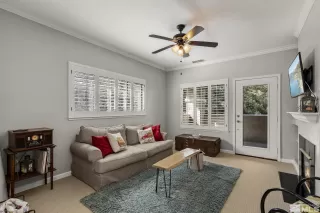 Photo #5: 240001453 Listing 