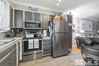 Photo #6: 240001522 Listing