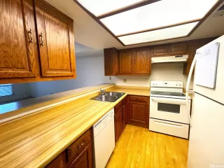 Photo #4: 240001593 Listing 