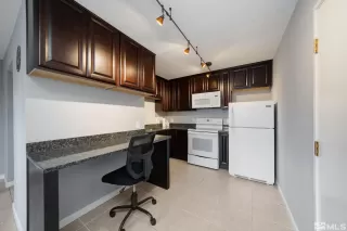 Photo #2: 240001608 Listing