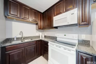 Photo #3: 240001608 Listing