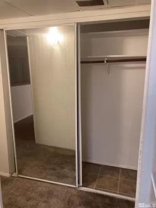 Photo #4: 240001658 Listing