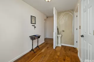 Photo #3: 240001698 Listing