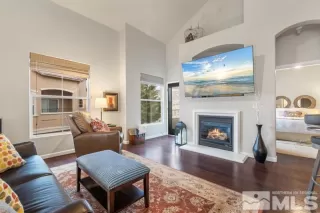 Photo #3: 240001774 Listing 