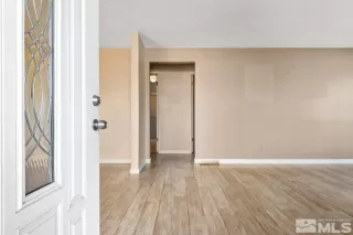 Photo #4: 240001861 Listing