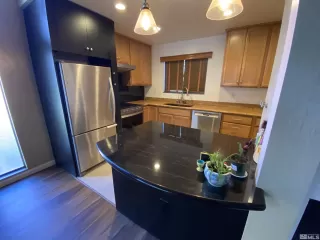 Photo #5: 240001900 Listing