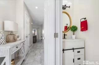 Photo #3: 240001931 Listing