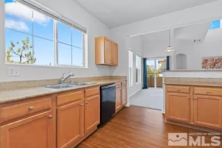 Photo #2: 240001948 Listing 