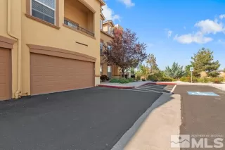 Photo #3: 240001948 Listing 