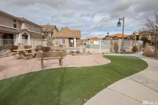 Photo #3: 240002028 Listing