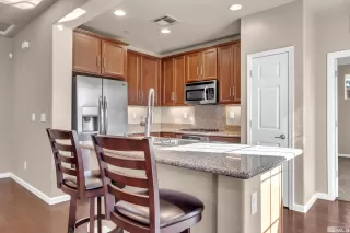 Photo #5: 240002028 Listing