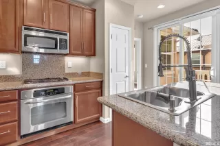 Photo #6: 240002028 Listing