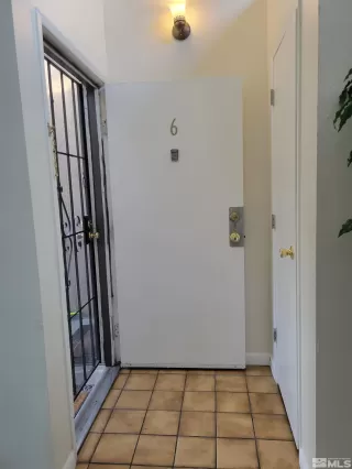 Photo #3: 240002119 Listing 