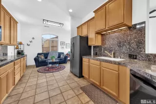 Photo #5: 240002132 Listing