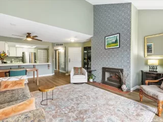 Photo #5: 240002148 Listing