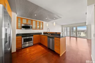 Photo #2: 240002169 Listing 