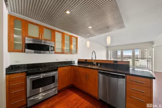 Photo #3: 240002169 Listing 