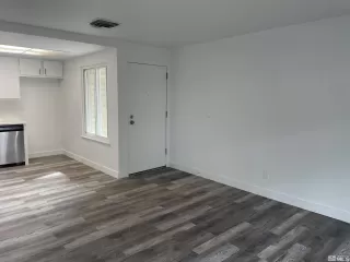 Photo #3: 240002236 Listing 