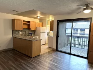 Photo #3: 240002396 Listing 