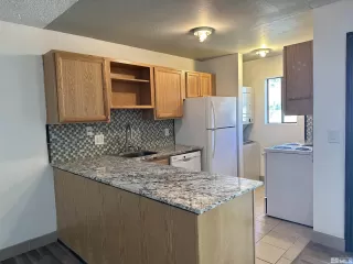 Photo #4: 240002396 Listing 