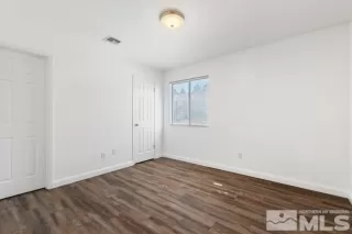 Photo #5: 240002597 Listing