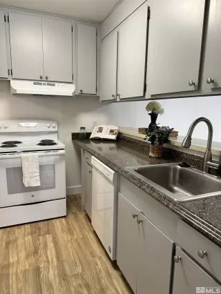 Photo #4: 240002639 Listing