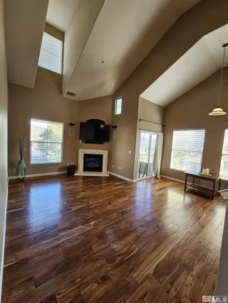 Photo #1: 240002657 Listing 