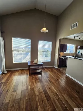 Photo #2: 240002657 Listing 