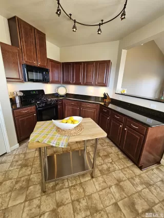 Photo #3: 240002657 Listing 