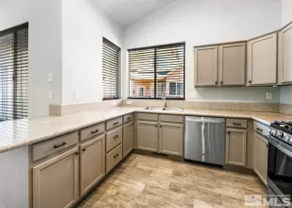 Photo #6: 240002730 Listing