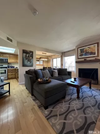 Photo #5: 240002889 Listing 