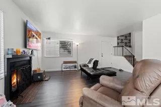 Photo #3: 240002968 Listing 