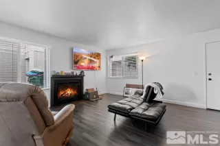 Photo #4: 240002968 Listing 