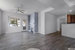 Photo #4: 240002977 Listing 