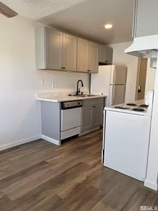 Photo #6: 240003017 Listing