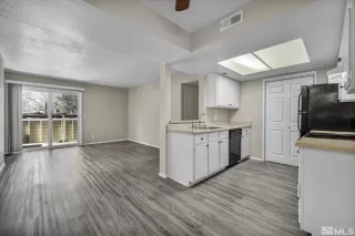 Photo #3: 240003095 Listing