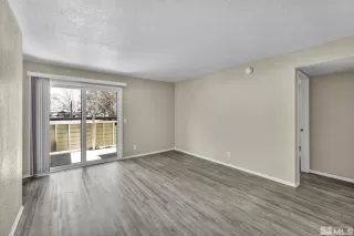 Photo #4: 240003095 Listing