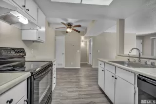 Photo #6: 240003095 Listing