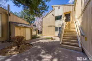 Photo #2: 240003196 Listing