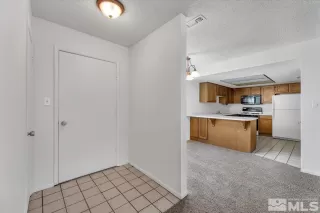 Photo #5: 240003196 Listing