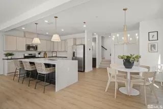 Photo #3: 240003523 Listing