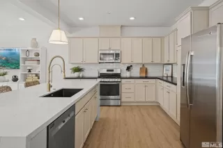 Photo #5: 240003523 Listing