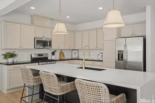 Photo #6: 240003523 Listing