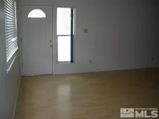 Photo #2: 240003669 Listing