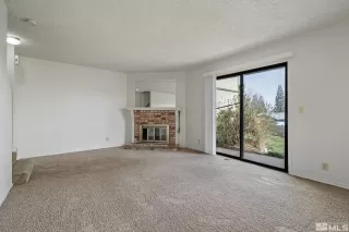 Photo #5: 240003818 Listing